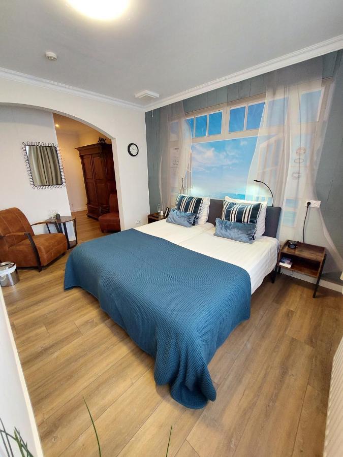 Hotel De Zwaan Schoondijke Exteriör bild