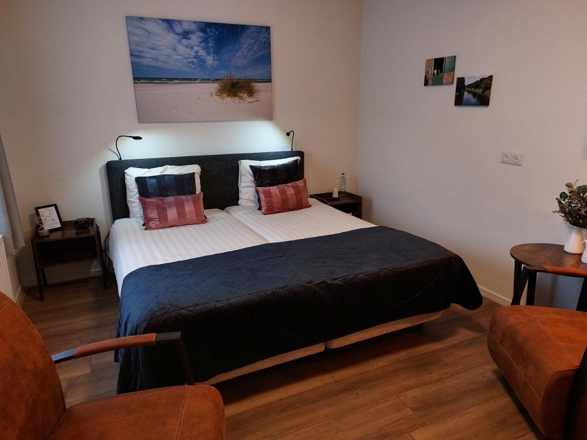 Hotel De Zwaan Schoondijke Exteriör bild