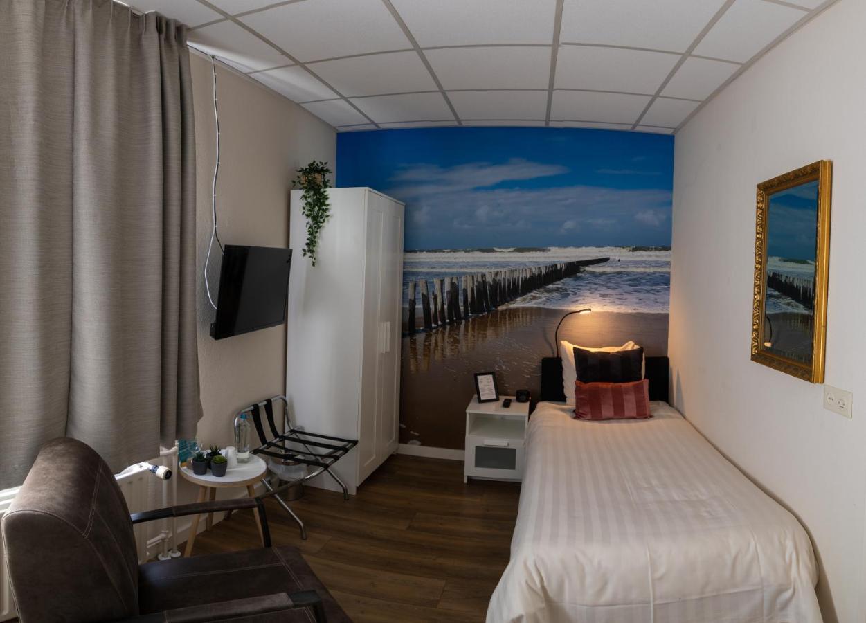 Hotel De Zwaan Schoondijke Exteriör bild